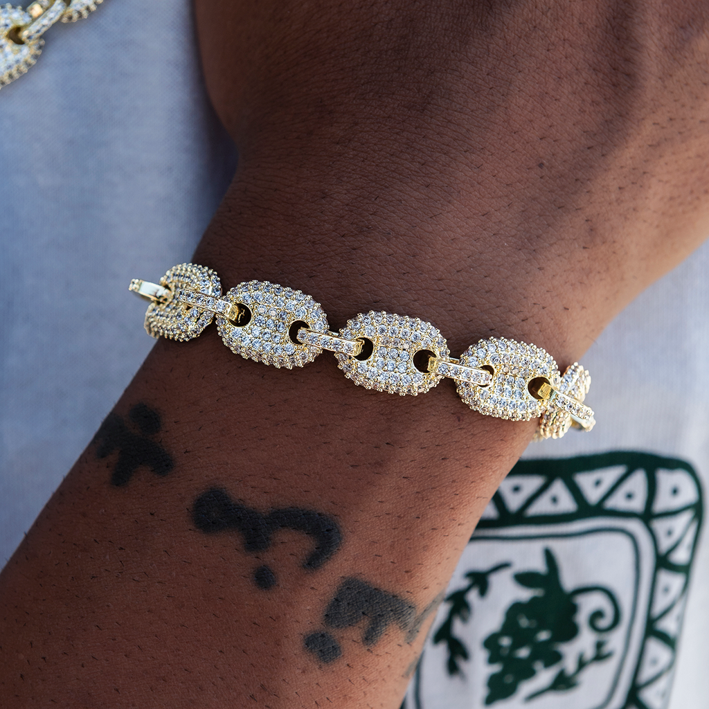 Diamond Puffed Mariner Bracelet in Yellow Gold- 12mm